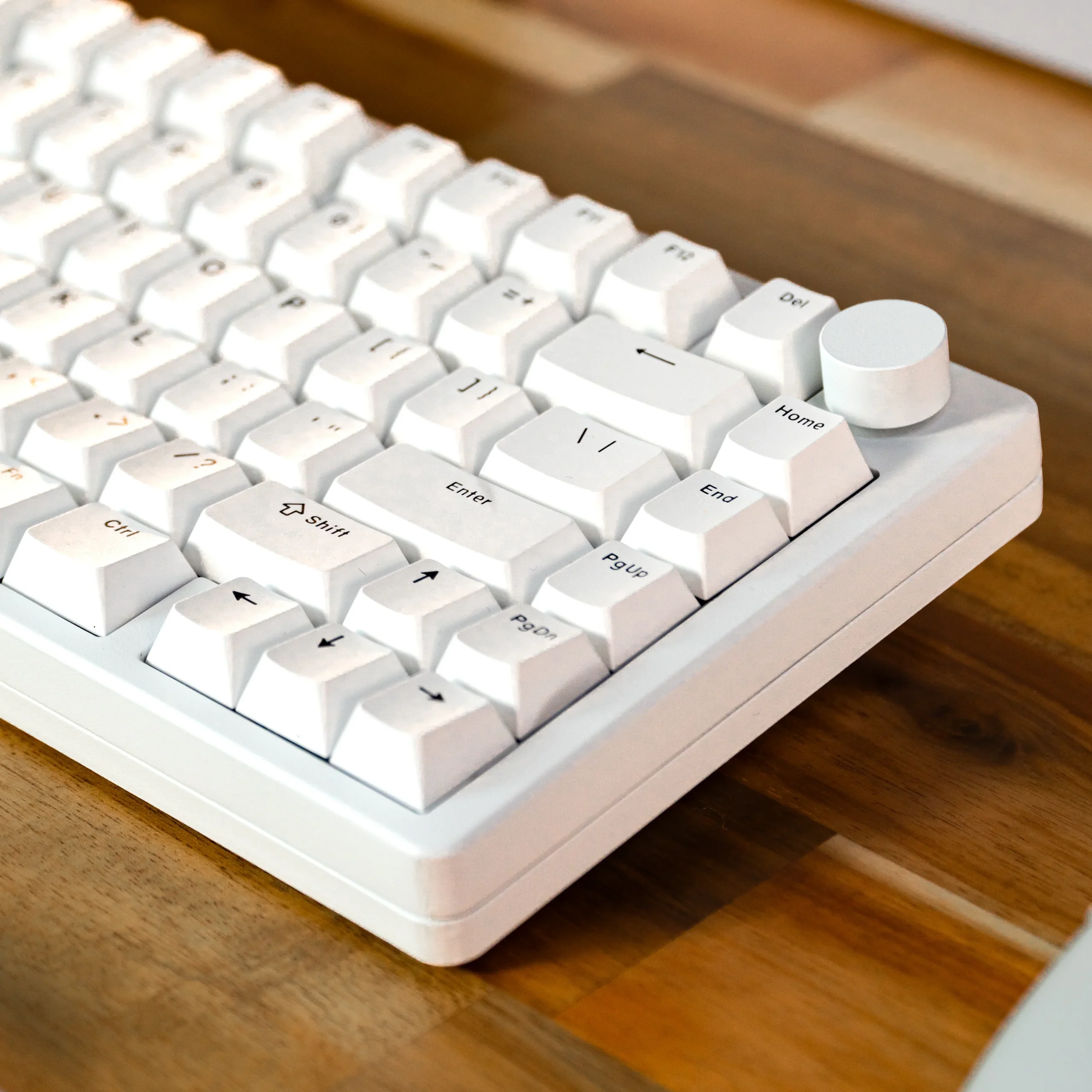 Aftershock ODEN75 White Edition Wireless Keyboard - Linear Switches (WTY - 1YR) - Image 2