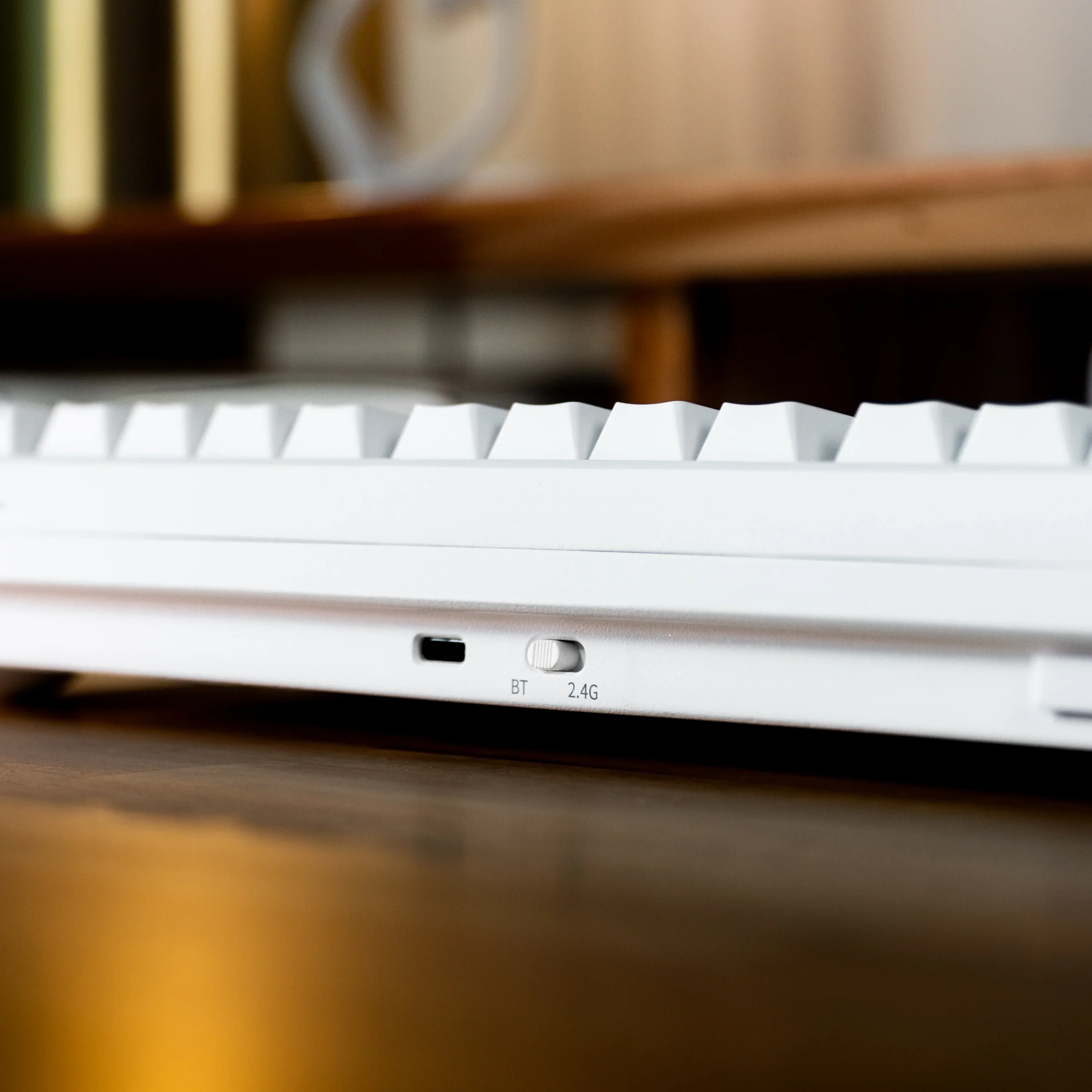 Aftershock ODEN75 White Edition Wireless Keyboard - Linear Switches (WTY - 1YR) - Image 3