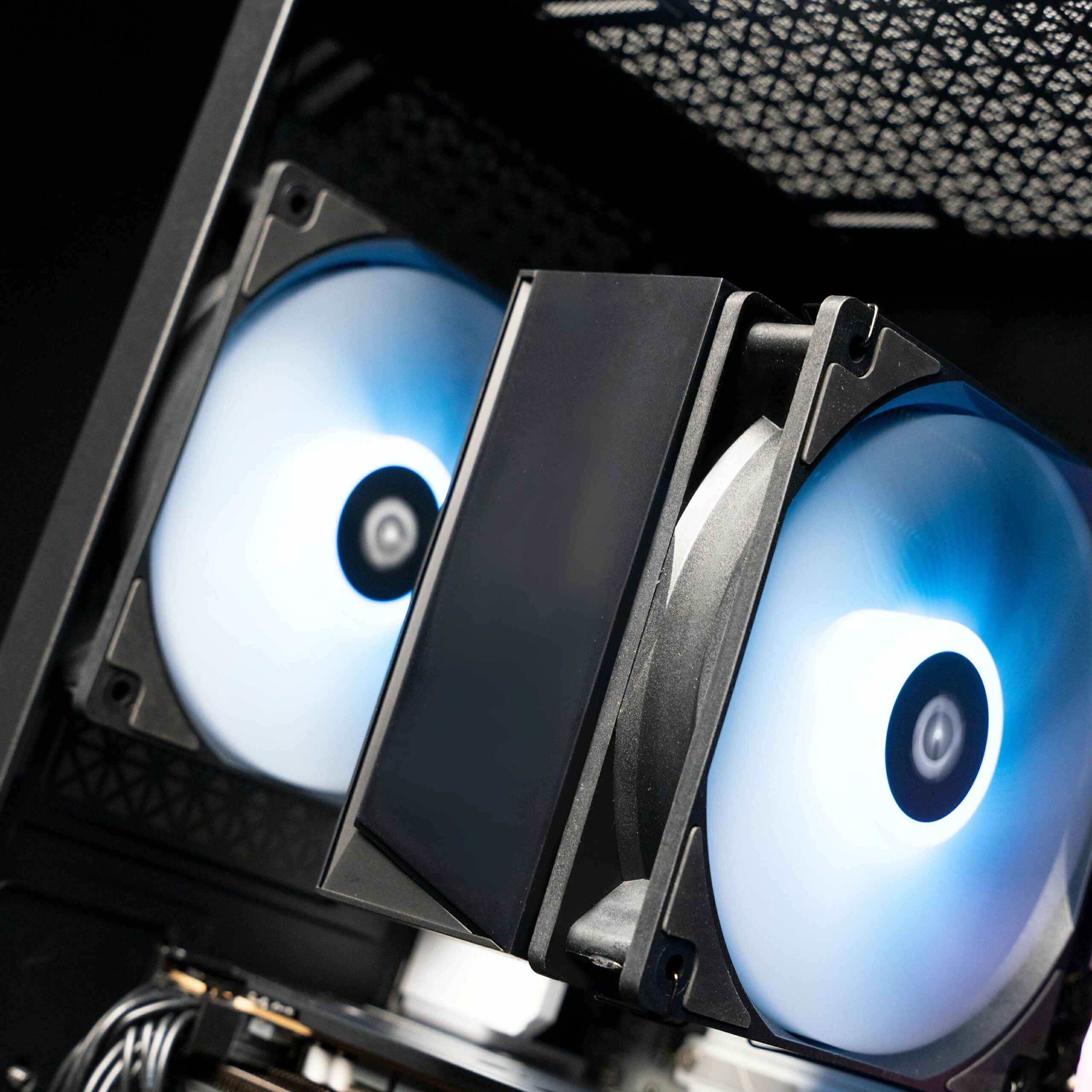 BOLT : LVL 4 R5 7500F | RTX 5060 - Image 3