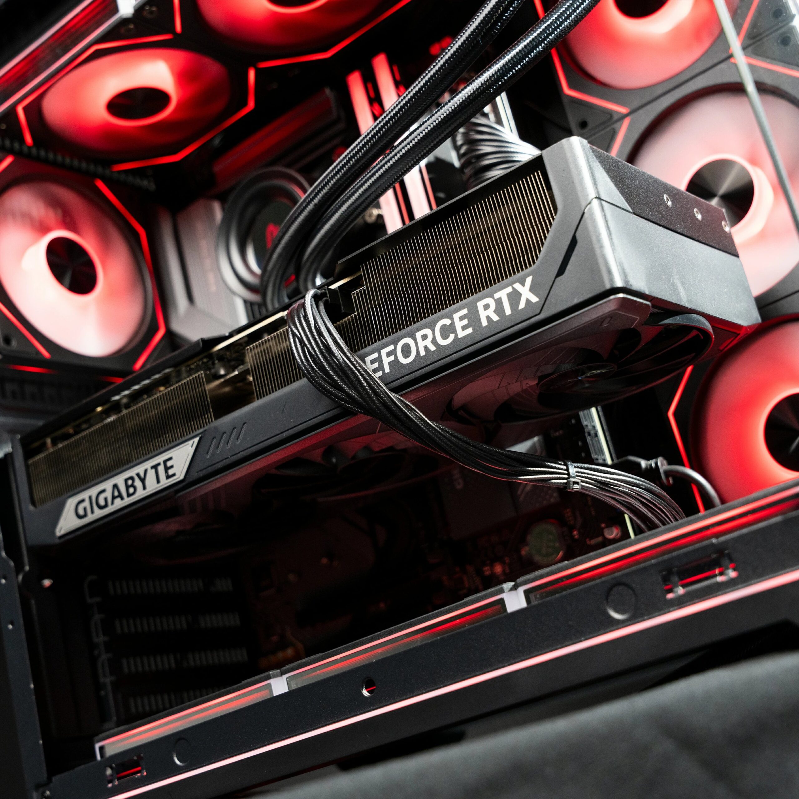 ZEAL : LVL 10 PRO R7 7800X3D | RTX 5090 | 32GB RAM - Image 4