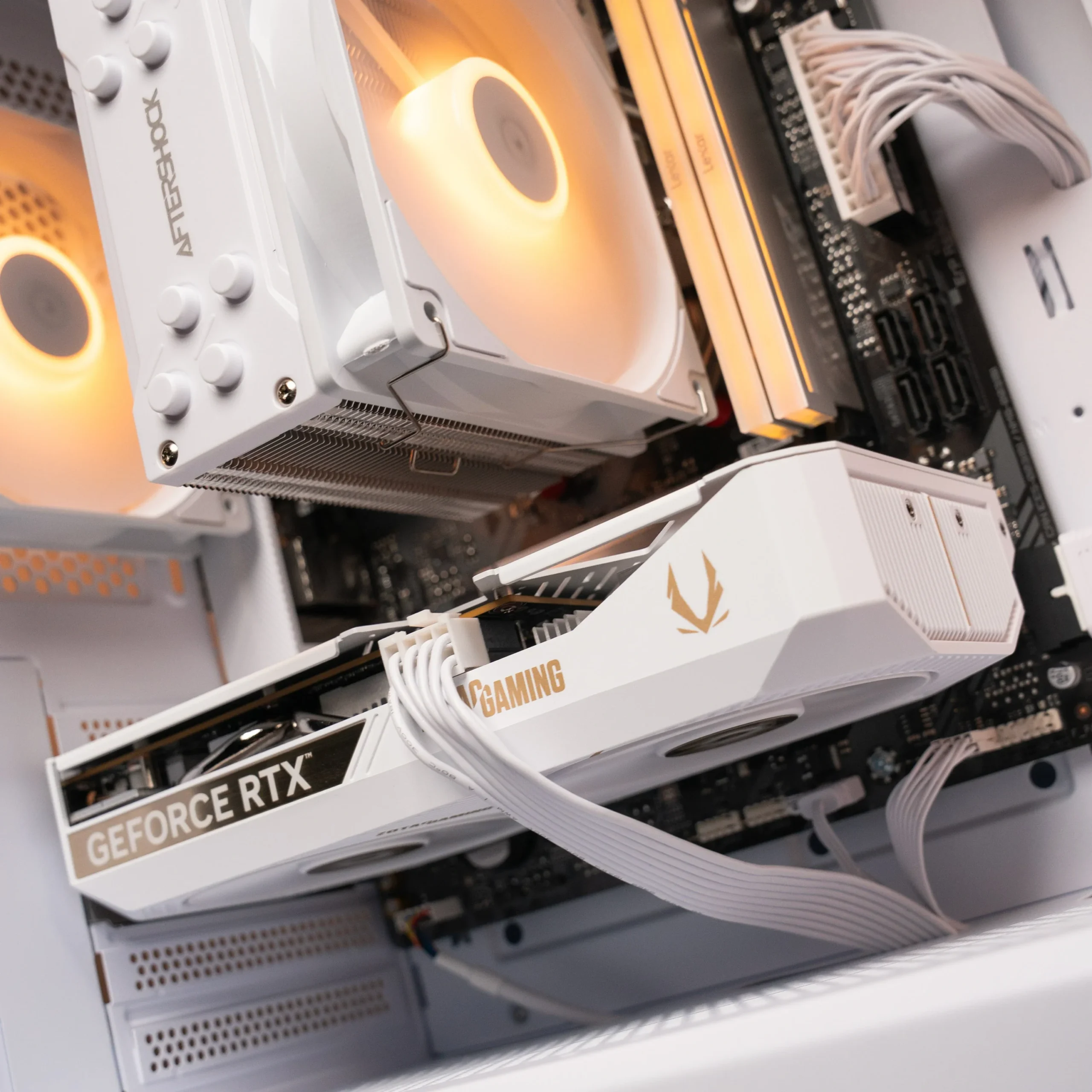 FLOW : LVL 4 WHITE R5 7500F | RTX 5060 | 32GB RAM - Image 6