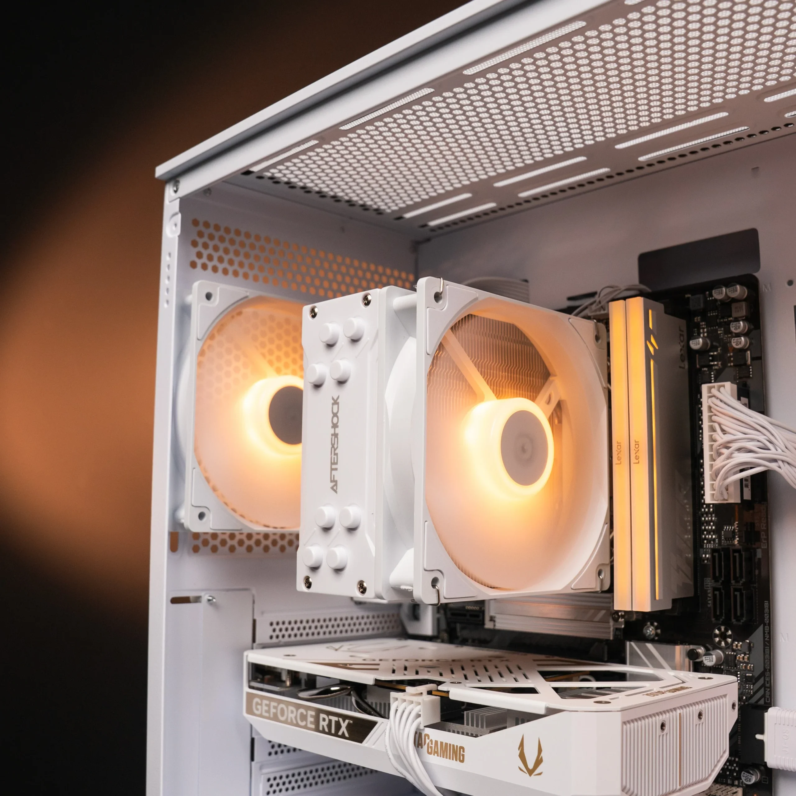 FLOW : LVL 4 WHITE R5 7500F | RTX 5060 | 32GB RAM - Image 4