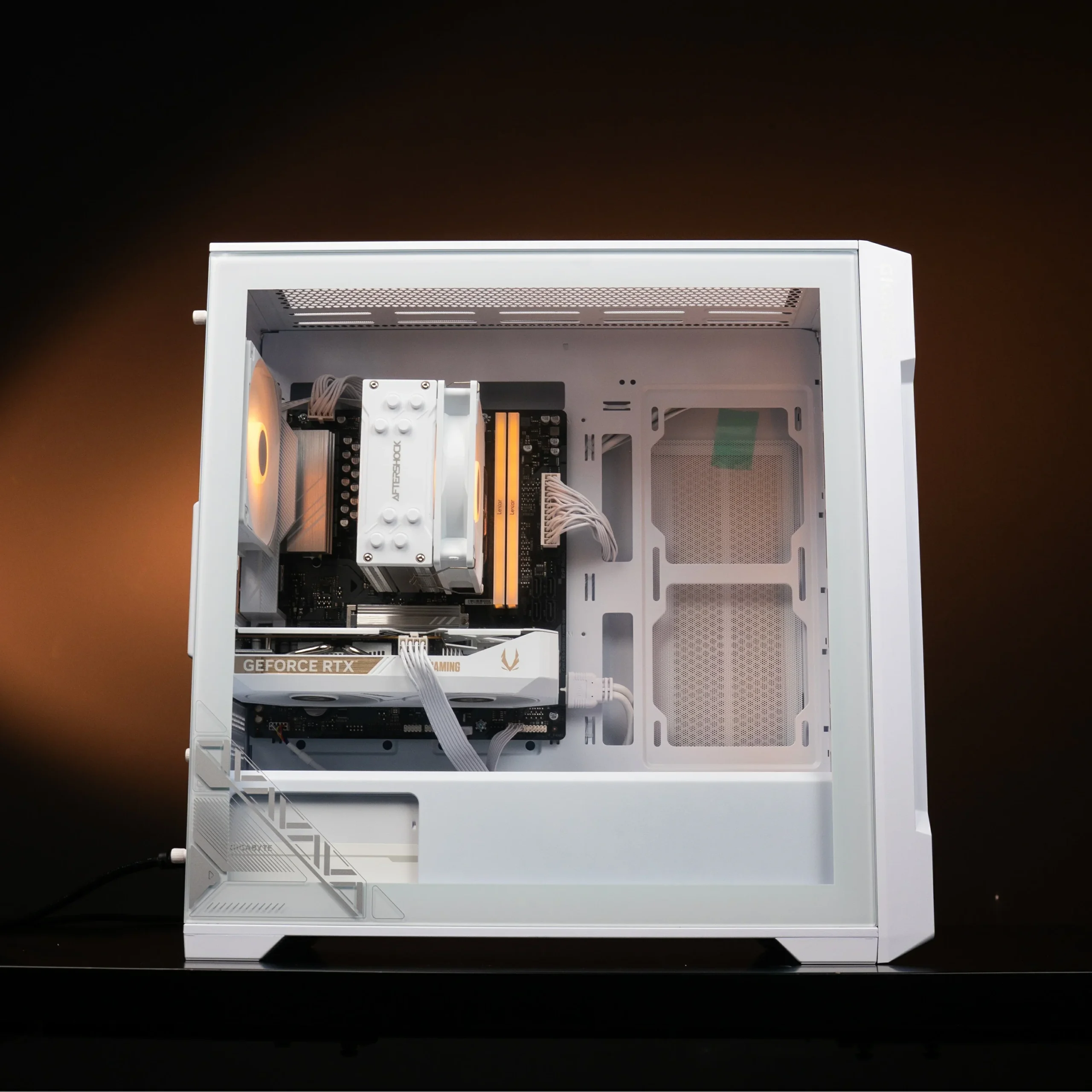 FLOW : LVL 4 WHITE R5 7500F | RTX 5060 | 32GB RAM - Image 2