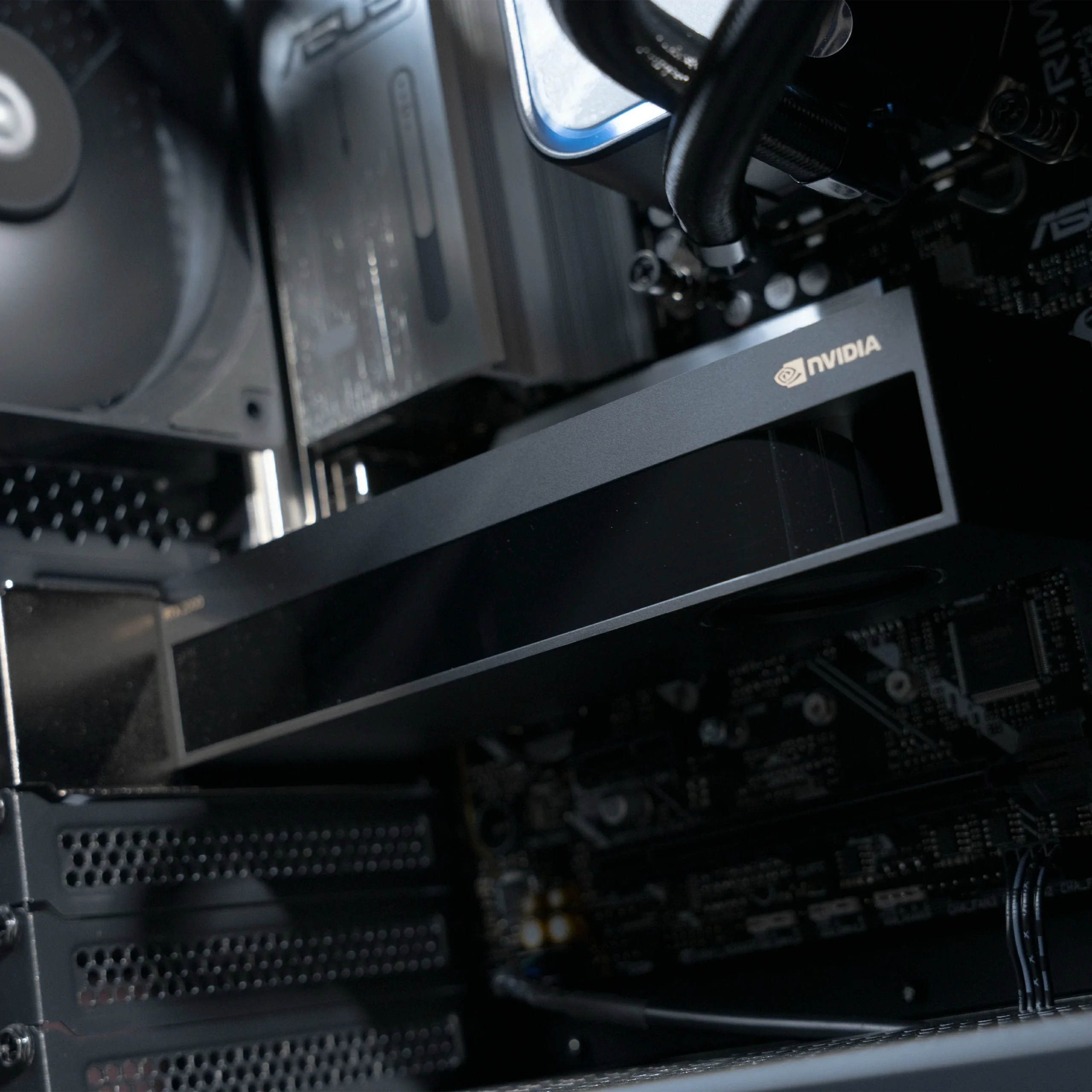 FOCUS : MODELLING PRO Ultra 7 265K | RTX 2000 ADA | 32GB RAM - Image 4